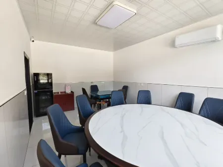 Meet the B&B Отели рядом с достопримечательностью «Mingtang Mountain»