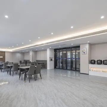 ​Super 8 Select Hotel