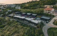원 스위트 더 테라스 Nakijin Seaside Camping Grounds 주변 호텔
