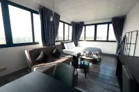 Atlantis Motel & Apartment Hotels near Ho Chi Minh's Mausoleum