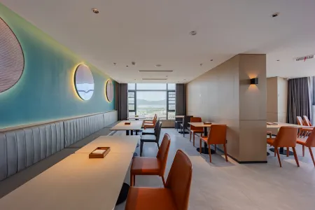 City Comfort Inn Express Hotel (Xuancheng High-Speed Railway Station RT-Mart) Отели в г. Сюаньчэн