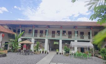 Xianning Starry Rain Bamboo Yard B&B