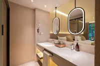 Jiayang Group, Wohong Village, Yuyao, Zhejiang, China, 450 meters north of Maohuping