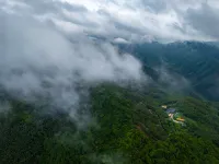 Jiayang Group, Wohong Village, Yuyao, Zhejiang, China, 450 meters north of Maohuping - Romantische