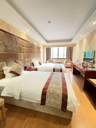 Hongyan Business Hotel Отели рядом с достопримечательностью «Hongjun Changzheng Fanyue Jiajin Mountain Memorial Hall»