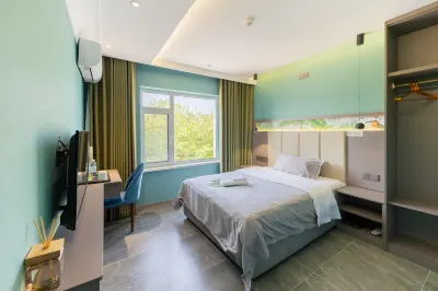 Palm Island Holiday Hotel