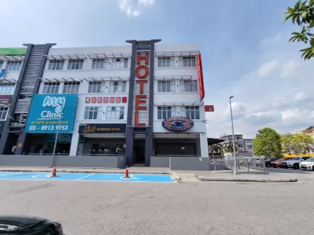 Bangi Business Hotel Отели рядом с достопримечательностью «Denai Sungai Kebangsaan @ Sungai Langat»