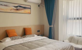 Qingfeng Xiaozhu Hotel