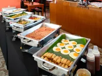 Casa Marocc Hotel Các khách sạn gần Cầu Mangrai