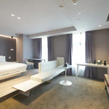 AKA Hotel