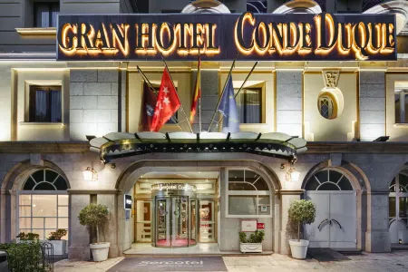 Sercotel Gran Hotel Conde Duque Отели рядом с достопримечательностью «Небоскреб "Испания"»