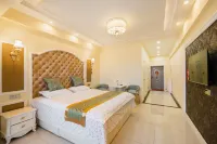 Dongxing Apartment