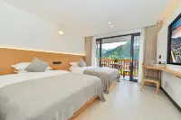 Jinfeng Qitai Boutique Stay (Xijiang Qianhu Miao Village Dongyin Viewing Platform)