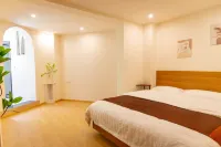Kangding Yuelai Yuehao Homestay - مطابخ