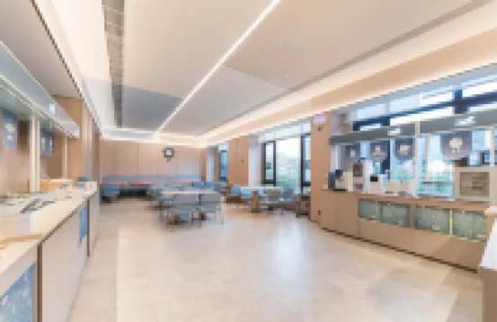 HanTing Hotel (Jiangmen East Station Jianghai Square)