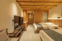卧湖·臨湖觀雪山｜納斯湖全景野奢度假民宿（喀納斯湖店） - 停車場