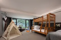 Do A Land LAB Hotel (Jiuzhaigou Visitor Center Store)