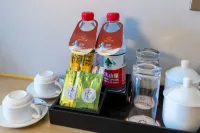ZhuoYue Tianhe Hotel - parking