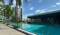 Manhattan PoolView 3bedroom suite Netflix |  Ipoh Station18 - สวนน้ำ