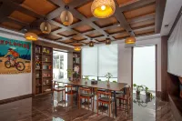 The Beauty of The East Courtyard Home stay (the Taihu Lake Hengshan Island Store)