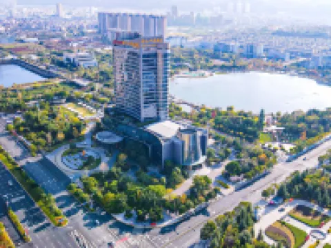 Phoenix  Hotel Hotels in Wenshan