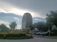 Xingyue Hotel (Baolong Plaza)