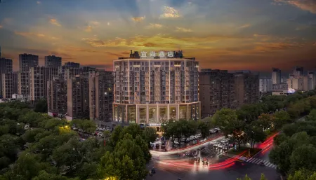 ECHARM Hotel Jiujiang railway station Wanda Plaza Отели рядом с достопримечательностью «Accounting and Auditing Institute， Jiujiang University»