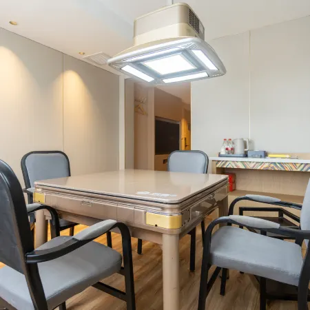 YaSheMan Hotel (Honghu Yasi Plaza Store)