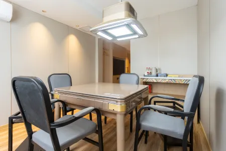 YaSheMan Hotel (Honghu Yasi Plaza Store)