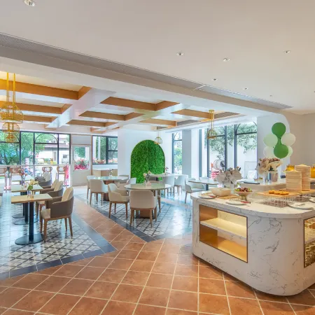 O.LIVE Social (Yangshuo West Street Lijiang Branch)