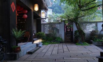 Shanyu Private Hot Spring Homestay (Dujiangyan Scenic Area Nanqiao)