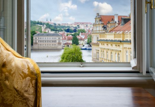 카를 브리지 팰리스