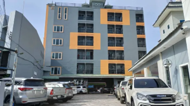 @Me2 Hotel Hotels near Janokrong School
