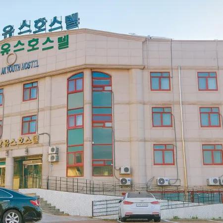 Seoraksan Youth Hostel Отели рядом с достопримечательностью «Храм Синхынса»