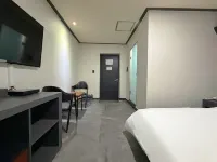 卡爾頓酒店 鄰近素峰公園的酒店