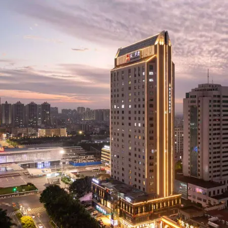 Victoria Lizhi Hotel (Tianyi International Branch, North Square, Maoming High speed Railway Station)