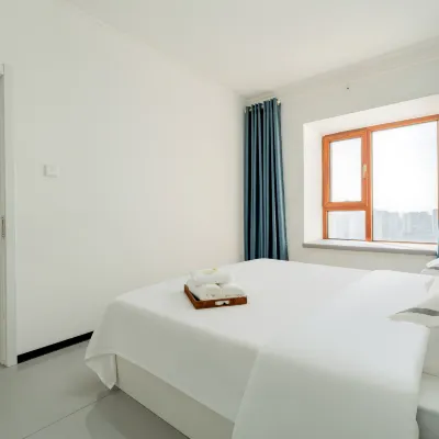 HOME Serviced Homestay (Hongqi Street Zheyoushan) โรงแรมใกล้ที่นี่มีภูเขา