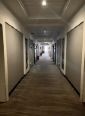 Zhongzhou Hotel (XingHe Road)