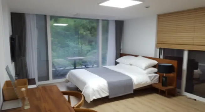 Tongyoung767Pension Hotels in 