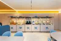 M·PLACE HOTEL(Tingzhou Ancient City Wolong Academy Store) - parking