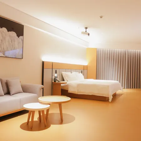 Shunjing Huating Hotel (Maoming Youcheng Tenth Road)