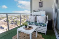 Lovely 2 Bed 2 Bath Apartment | Free Parking | Walk to Train - que admiten mascotas