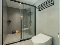 Looking at Wuyuan · Flying Green and Flowing Fragrance · French Style Designer Homestay - جاكوزي