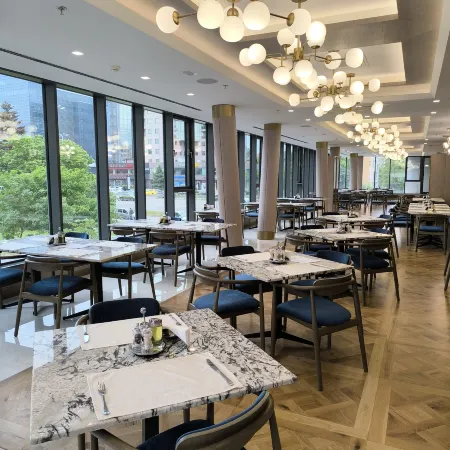 East Plaza Hotel