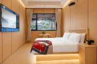 Lucky Hotel