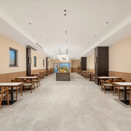 Zheshan Garden Hotel (Wuhu High-Speed Railway Station)