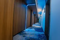 Warm Heart Couple Hotel - 2-Star