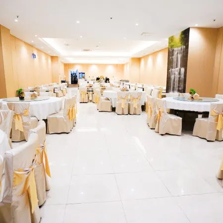 Vienna International Hotel (Jiaxing Longding Wanda Plaza)