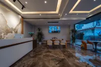 Lijiang Old Town Man Island Coffee & Stay (Free Coffee &tea，Self-service Laundry &Drying)