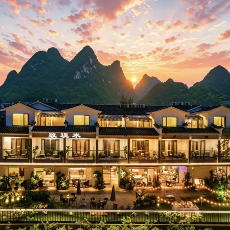 HOTEL DEL MOON
